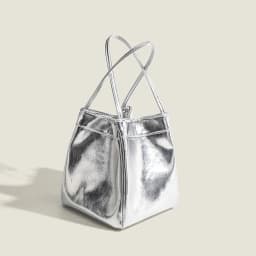Silver Bucket Bag for Women 2024 New Fashionable and Simple Lunch Box Bag, Niche Western-Style Texture Hand-Held Small Bag