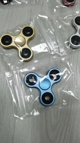 70mm Triangle Finger Aluminum Alloy Metal Spinner No Box R188 Bearing Turn for 3-4 Minutes Child Toys Decompression Toy Spinner