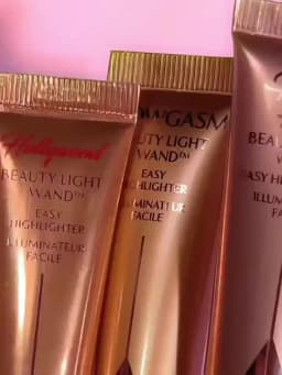Charlotte Tilbury Lip Stick Liquid Foundation Highlighter Pressed Powder Blush Facial Spot Concealer Foundation Makeup Cosmetics