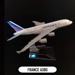 Scale 1:400 Metal Aircraft Replica Emirates Airlines A380 B777 Airplane Diecast Model Aviation Plane Collectible Toys for Boys