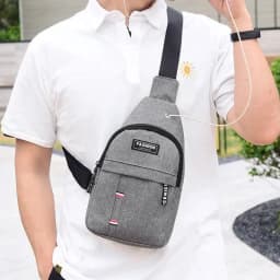Fashionable and Trendy Lightweight Single Minimalist Shoulder Crossbody Bag for Men with Large Capacity for Leisure and Sports