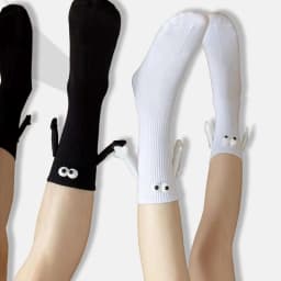 1/2 Pairs Women Personalized Magnetic Three-dimensional Dolls Couples Holding Hands With Socks Fashionable Mid Length Socks